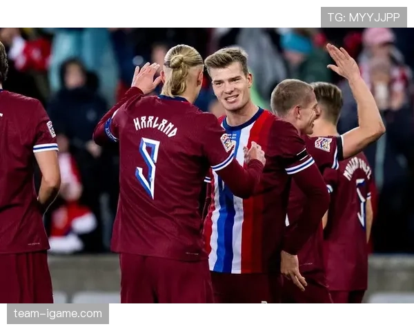 福登传授经验，助力年轻球员成长，展现优异表现