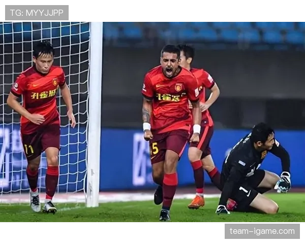 锋线争锋：新赛季强队前锋对决引爆球迷期待