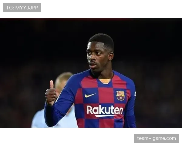 特罗萨德伪九号与边锋角色切换的战术多样性解析 特罗萨德伪九号与边锋角色切换的战术多样性解析