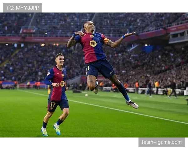 拉菲尼亚是否配得上豪门主力：战术适配与关键战表现分析