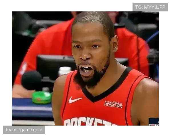 凯文·杜兰特的鞋比我整辆车值钱，刷到图我连购物车都删了