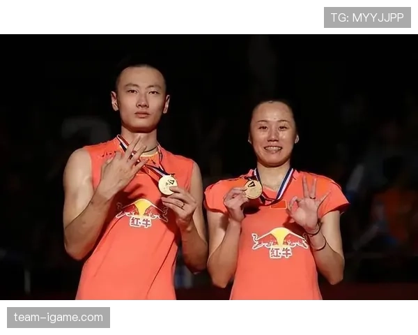 张楠训练间隙竟然带了小金条？这日子也太奢侈了吧！