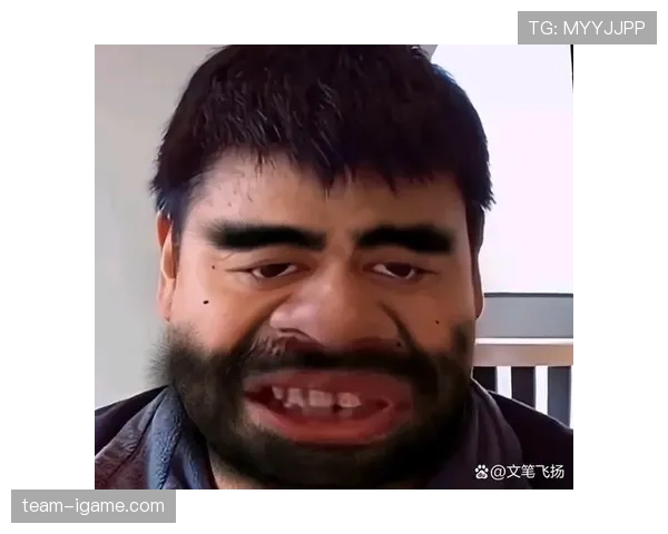 姚明拎着夜宵站在自家豪宅门口那画面，我差点以为在看什么接地气真人秀